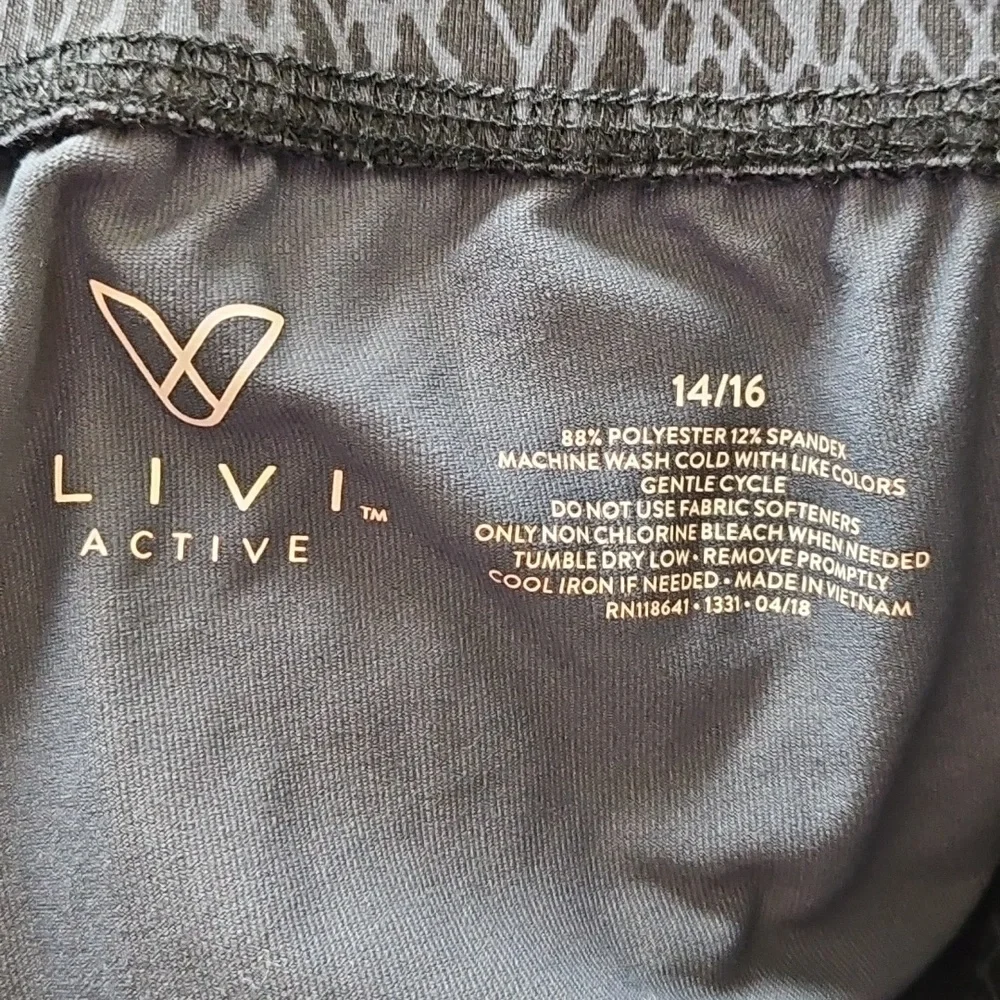 Livi Active 3/4 Length Workout Pants - Picture 3 of 3